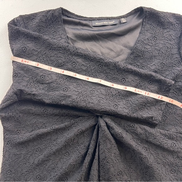 Briggs New York Black Lace Twist Front Top XL - Picture 10 of 11